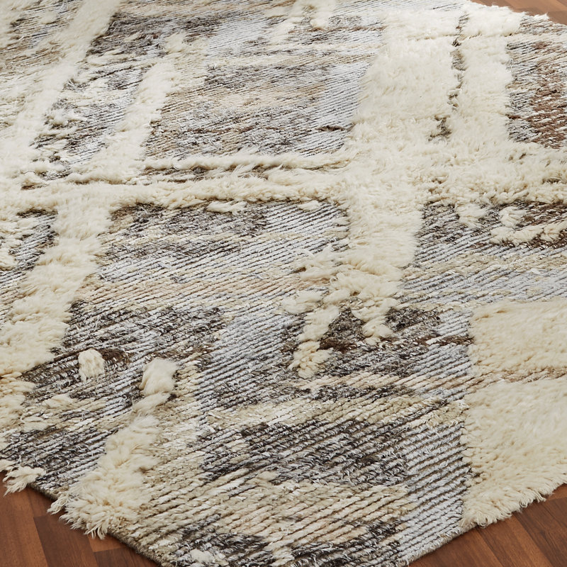 Zumwalt Handmade Wool Abstract Area Rug, Rectangle 5'6" x 8'6"