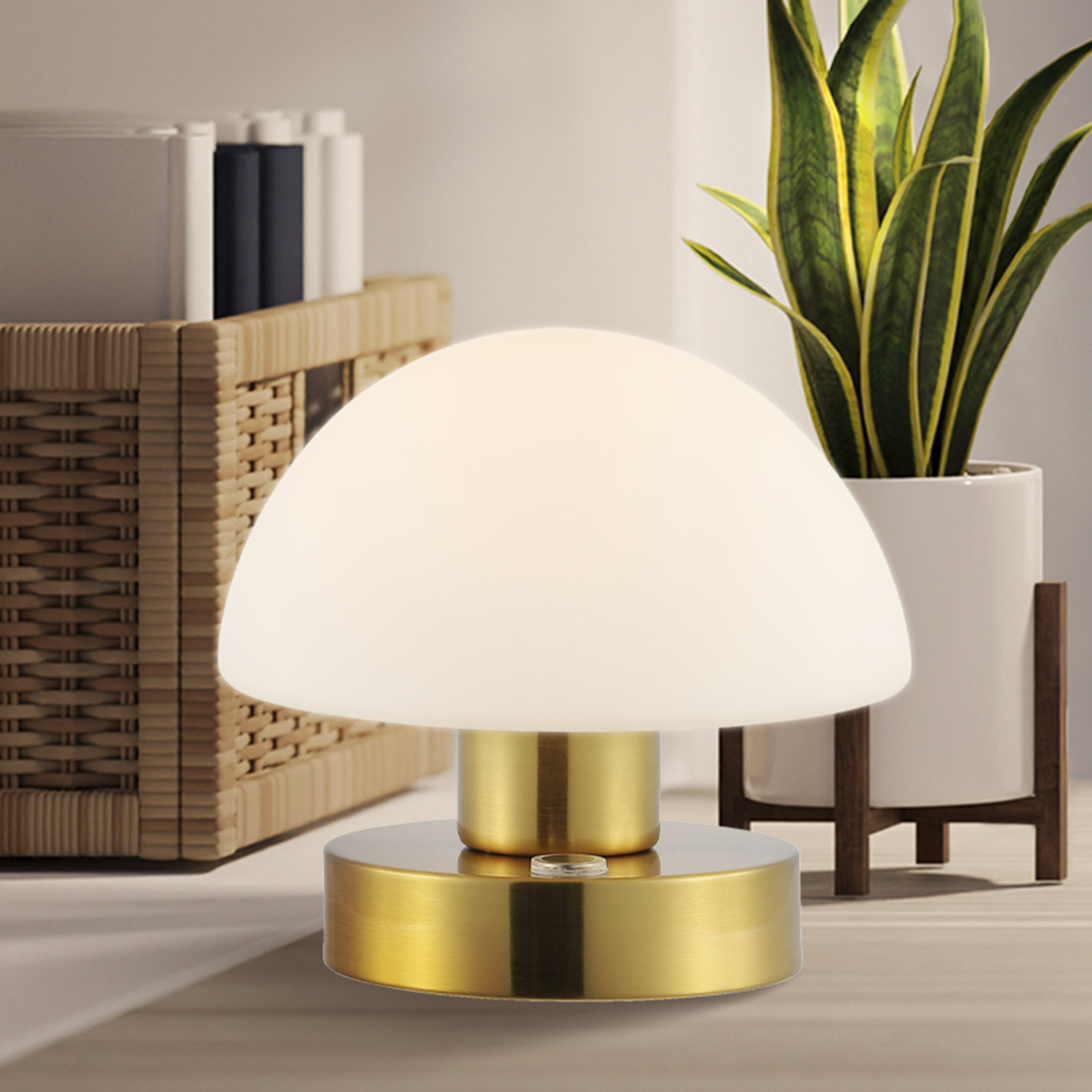 Varena Desk Lamp, Brass Gold