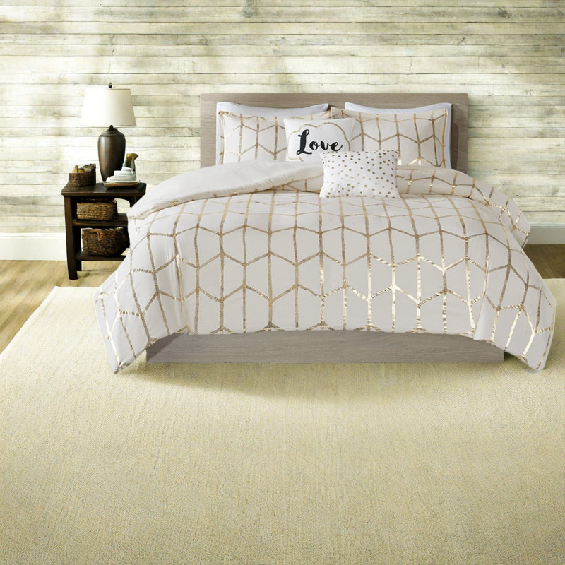 Luxurious Bedding Sets, Ivory Polyester With Geometric Gold Print