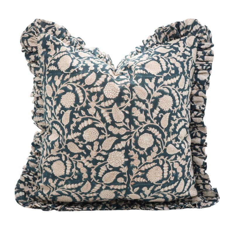 Coussin décoratif fait à la main en lin à motif de volants Fab Divine Artisan pour canapé, lit ou salon - Gopi