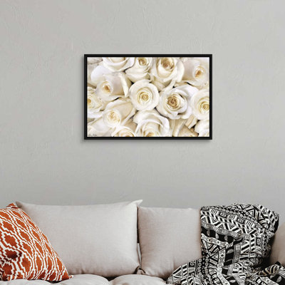 Reproduction de photo sur toile « Top View-roses blanches » par Lori Deiter