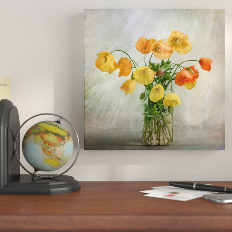 «In the Window», impression sur toile, H 12 po x l 12 po x P 1,5 po