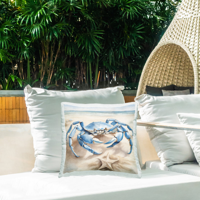 Coussin décoratif d'extérieur Crab & Starfish on Beach par Kim Allen