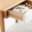 Table basse 47 po en hêtre massif pour le salon, compact et peu encombrant Résistant aux taches