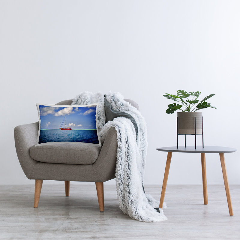 Coussin décoratif imprimé Ship & Cloudy Sea par Dennis Frates