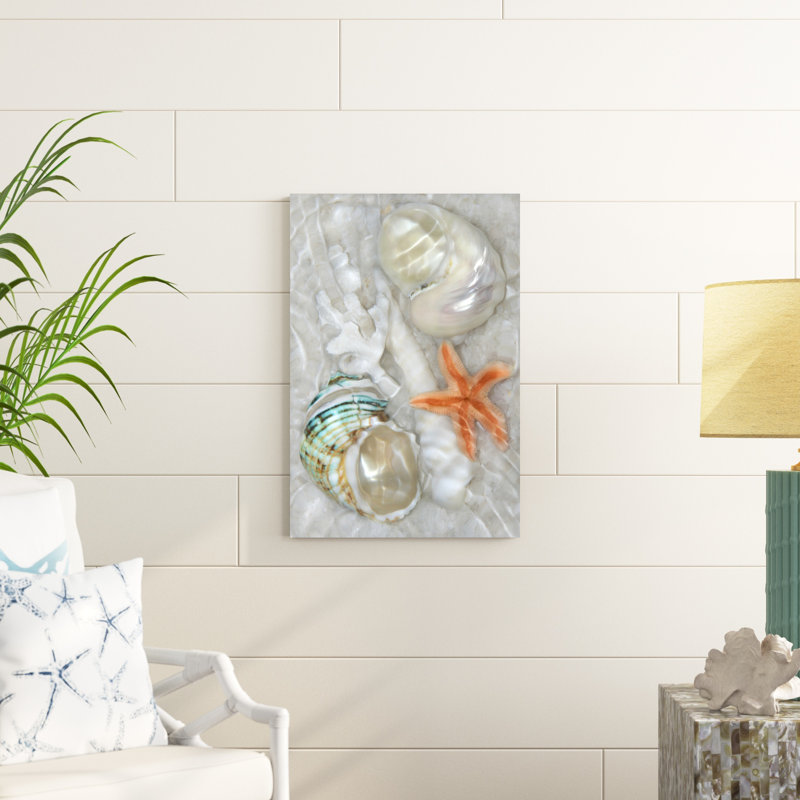 «Underwater Light Waves II» par Leda Robertson, impression sur toile tendue, H 30 po x l 20 po x P 1,25 po