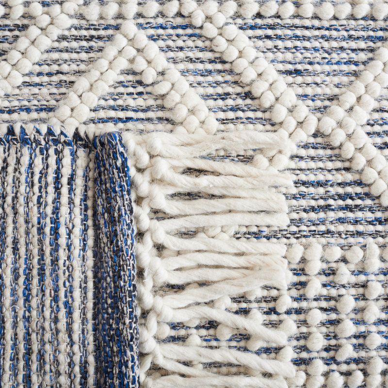 Peetz Hand Loomed Wool/Cotton Southwestern Rug in Blue/Ivory, Round 6'