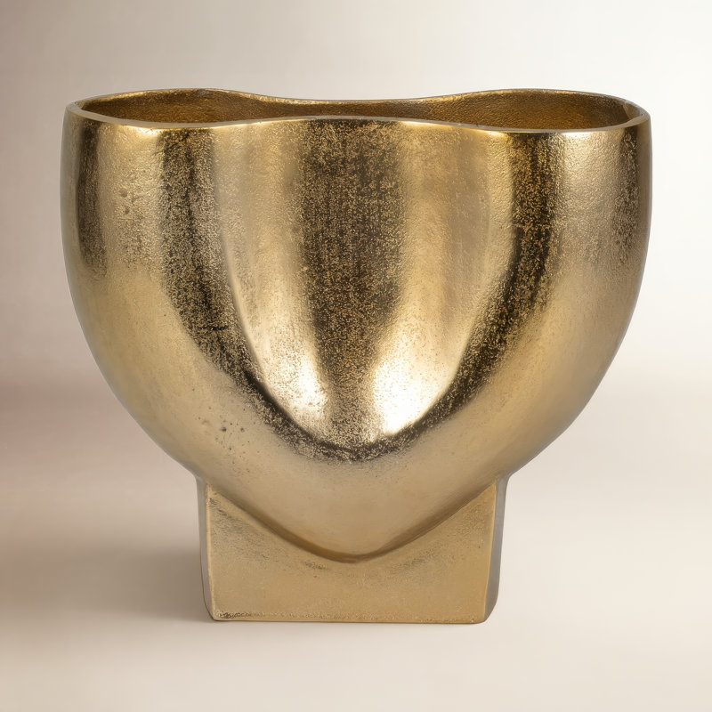 Erso Gold Abyss Arrow Shaped Metal Vase