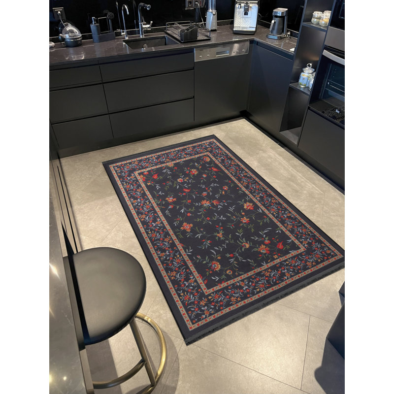 Tapis en polypropylène à imprimé numérique rouge Yae, Rectangle 2 pi 8 po x 5 pi