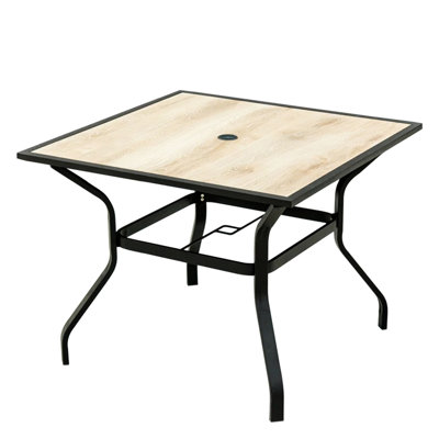 Table de salle à manger carrée pour patio en métal beige avec plateau imperméable et trou pour parasol - Pour un confort optimal à l'extérieur : jardin, cour, porche, balcon. Facile à installer.