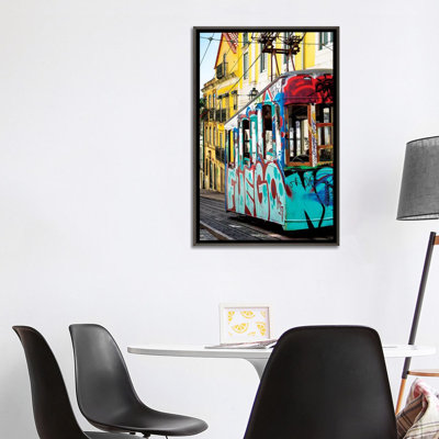 Impression de photo « graffiti tramway Lisbon » par Philippe Hugonnard