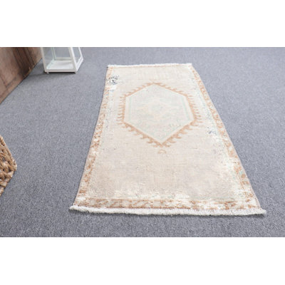 Small Vintage Turkish Oushak Rug in Beige - Bohemian Artful Wool Bath Mat for Dorms and Kitchens