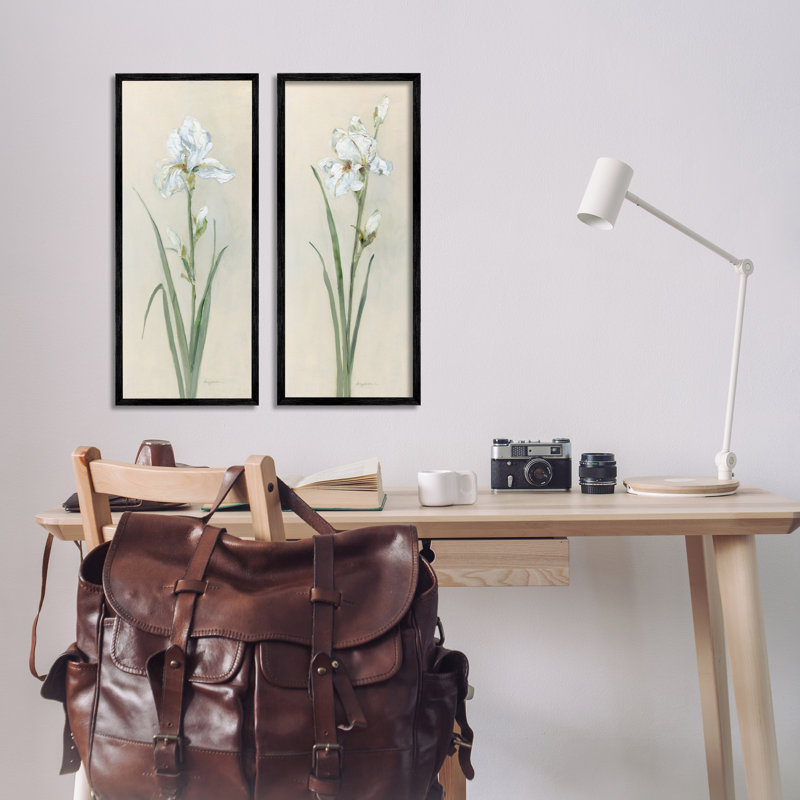  «White Irises», ensemble de 2 giclées par Sally Swatland, H 24 po x l 10 po, Giclée encadrée noir minuit