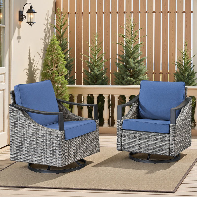 Ensemble de 2 chaises berçantes d'extérieur pivotantes et berçantes d'extérieur en osier gris avec coussins bleus pour le porche ou la cour