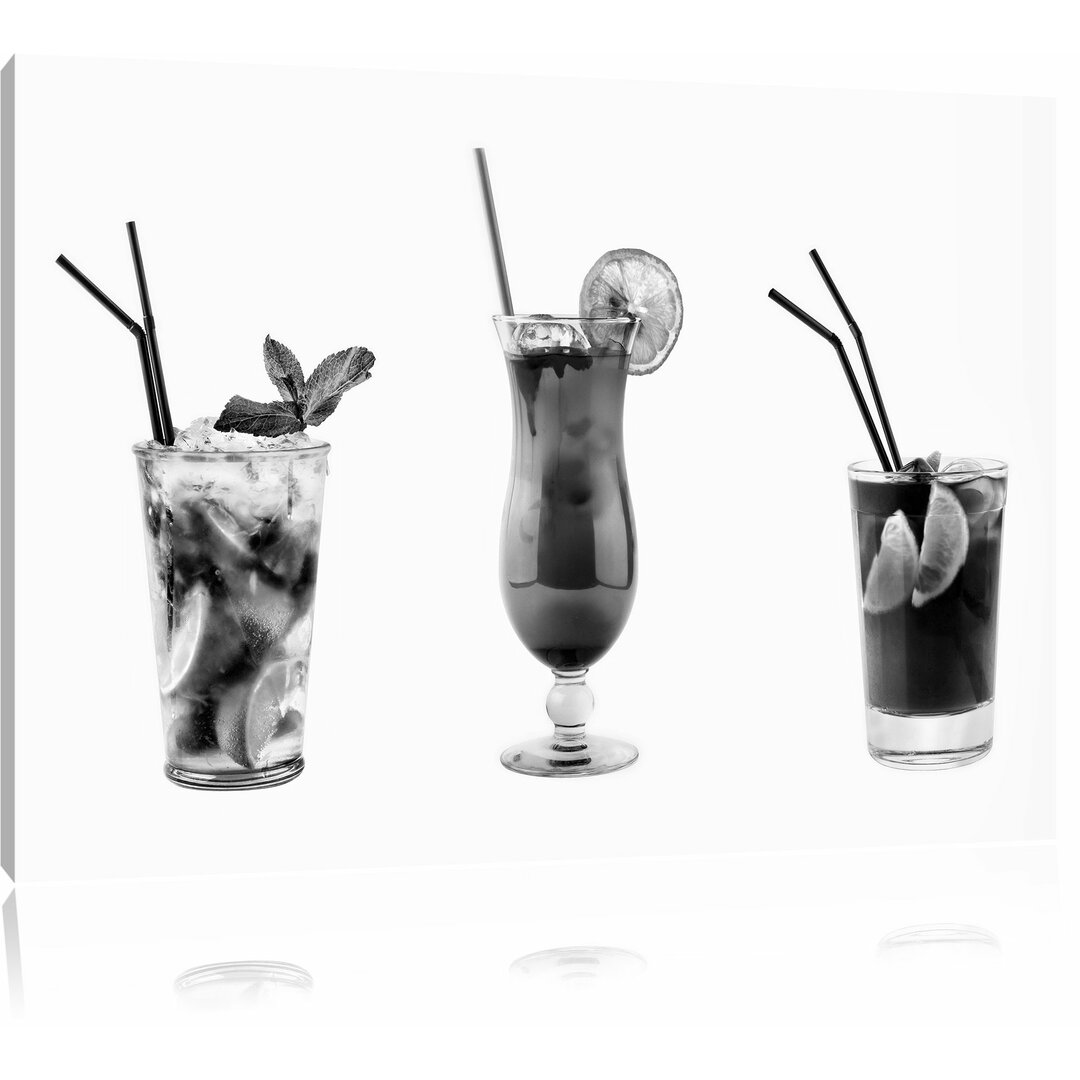 Leinwandbild Fruchtig frische Cocktails in Monochrom