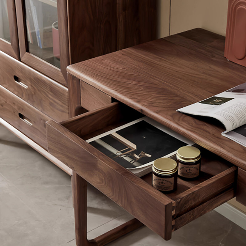 Bureau d'étude moderne en noyer