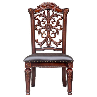 Ensemble de 2 chaises d'appoint en cerisier brun - Coussin de siège en polyuréthane et garniture cloutée, tablier floral en bois moulé et orné, pieds fuselés robustes de 2 chaises rembourrées complexes
