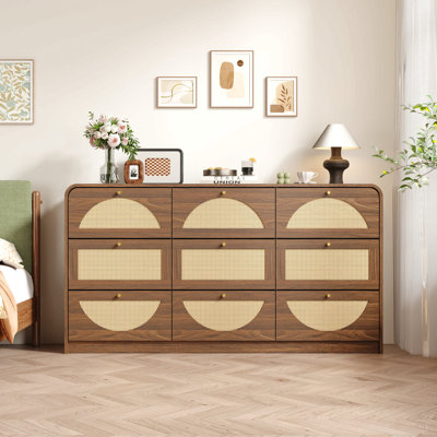 Commode à 9 tiroirs avec façade en rotin Finish, commode à panneaux de particules larges, armoire de rangement moderne pour le salon de la chambre à coucher, structure robuste et grande capacité