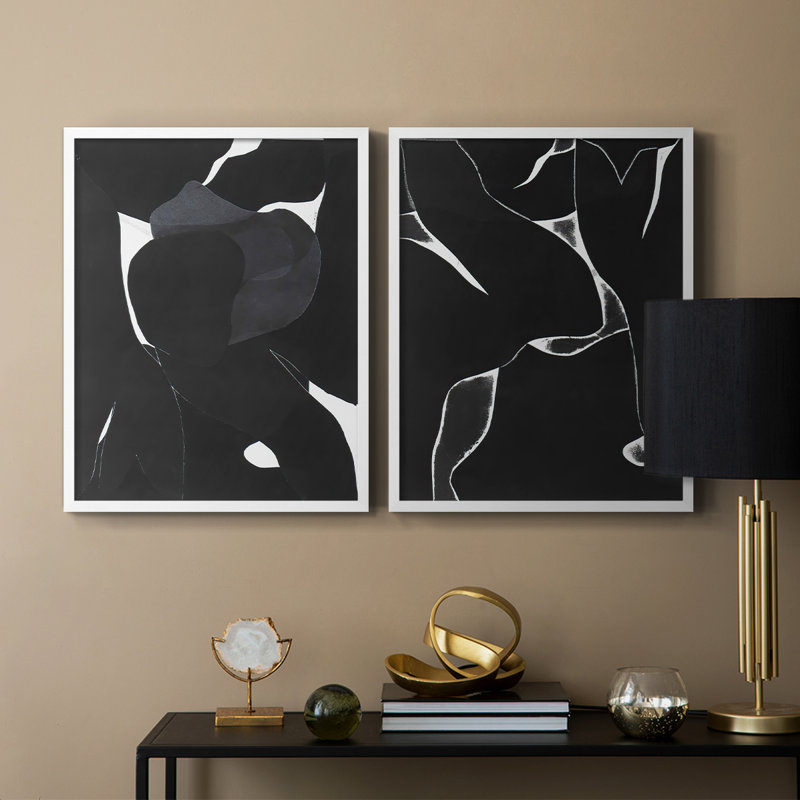 «Night Bloom I», reproduction encadrée de qualité supérieure - prête à être accrochée - aucun clou requis - aucun clou requis
