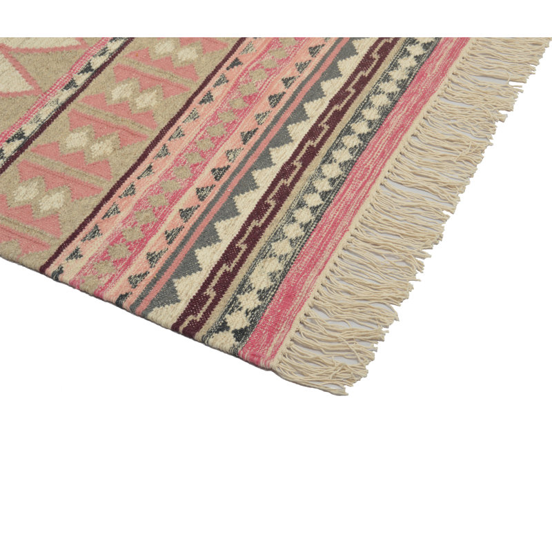 Sand In Your Feet Southwestern Area Rug in Pink/Beige/Gray, Runner 2'6" x 7'
