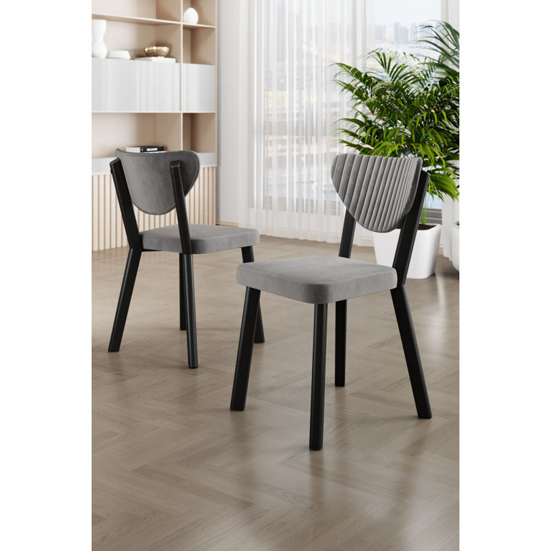Ensemble de chaises élégantes en métal (4 pièces) - gris et noir | Structure 100% métal, envers en contreplaqué, tissu Babyface | Dimensions: 17,7 po x 33,9 po x 18,1 po | Confortable dossier 22 en mousse et siège en mousse 28 po | Design moderne pour la maison et le bureau