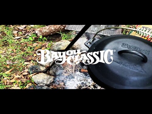 Bayou Classic 1 Quart Cast Iron Covered Sauce Pot with Self-Basting Lid, Black