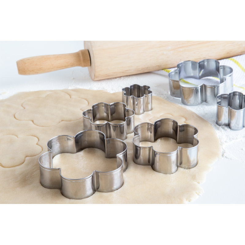 Stainless Steel Flower Cookie Cutter Set with Storage Tin