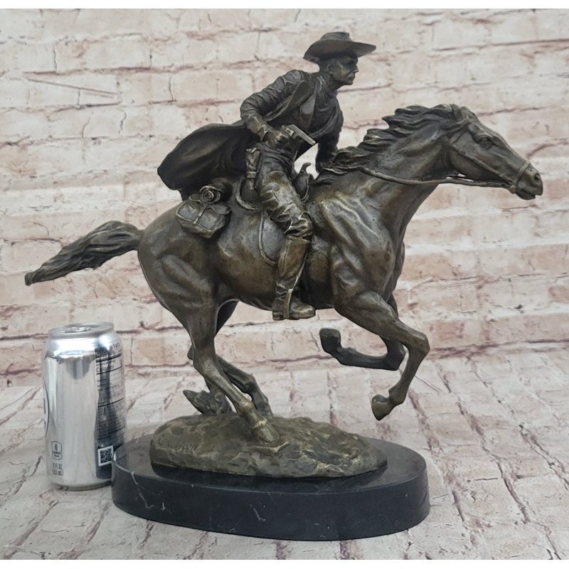 Figurines et sculptures Tyena