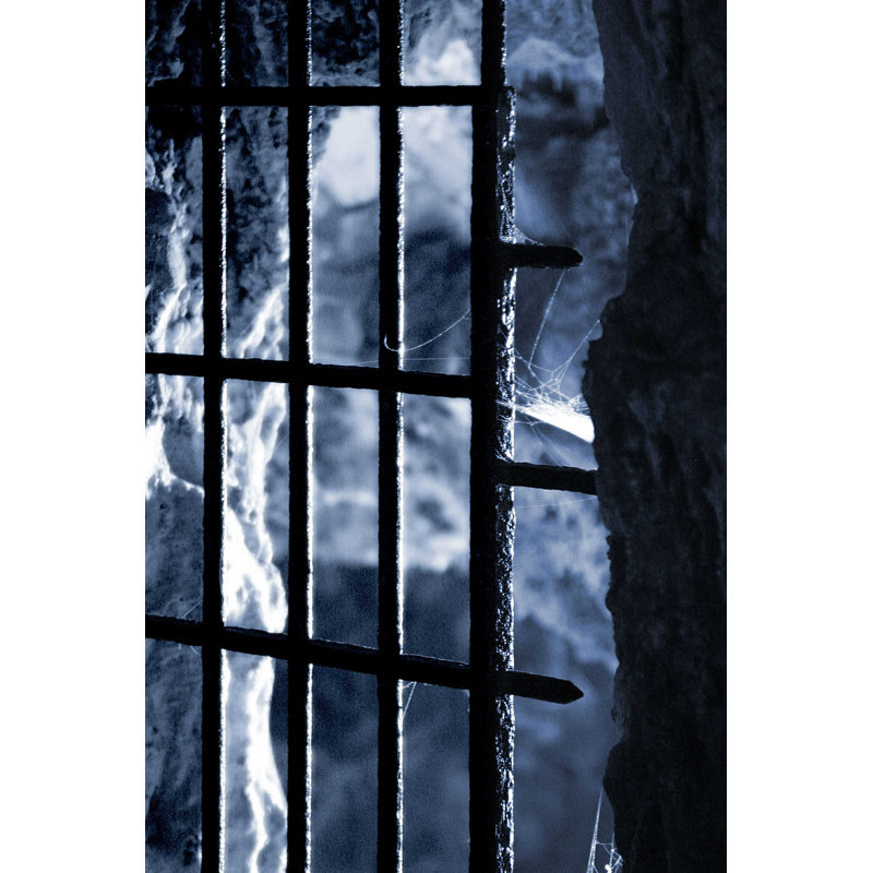 Prison par Cybermarti - photographie sur toile tendue, L 12 po x H 18 po