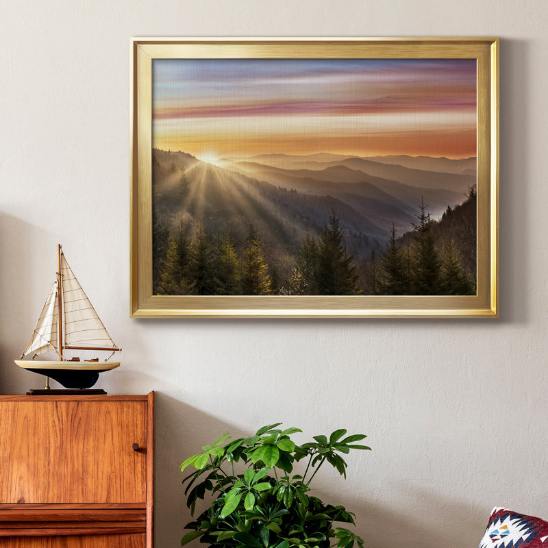 Toile encadrée de qualité supérieure Smokey Sunrise - prête à être accrochée, H 18,5 po x l 24,5 po x P 1 po, Cadre doré