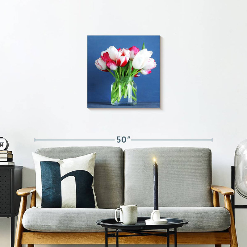 Harnek Tulips In Glass