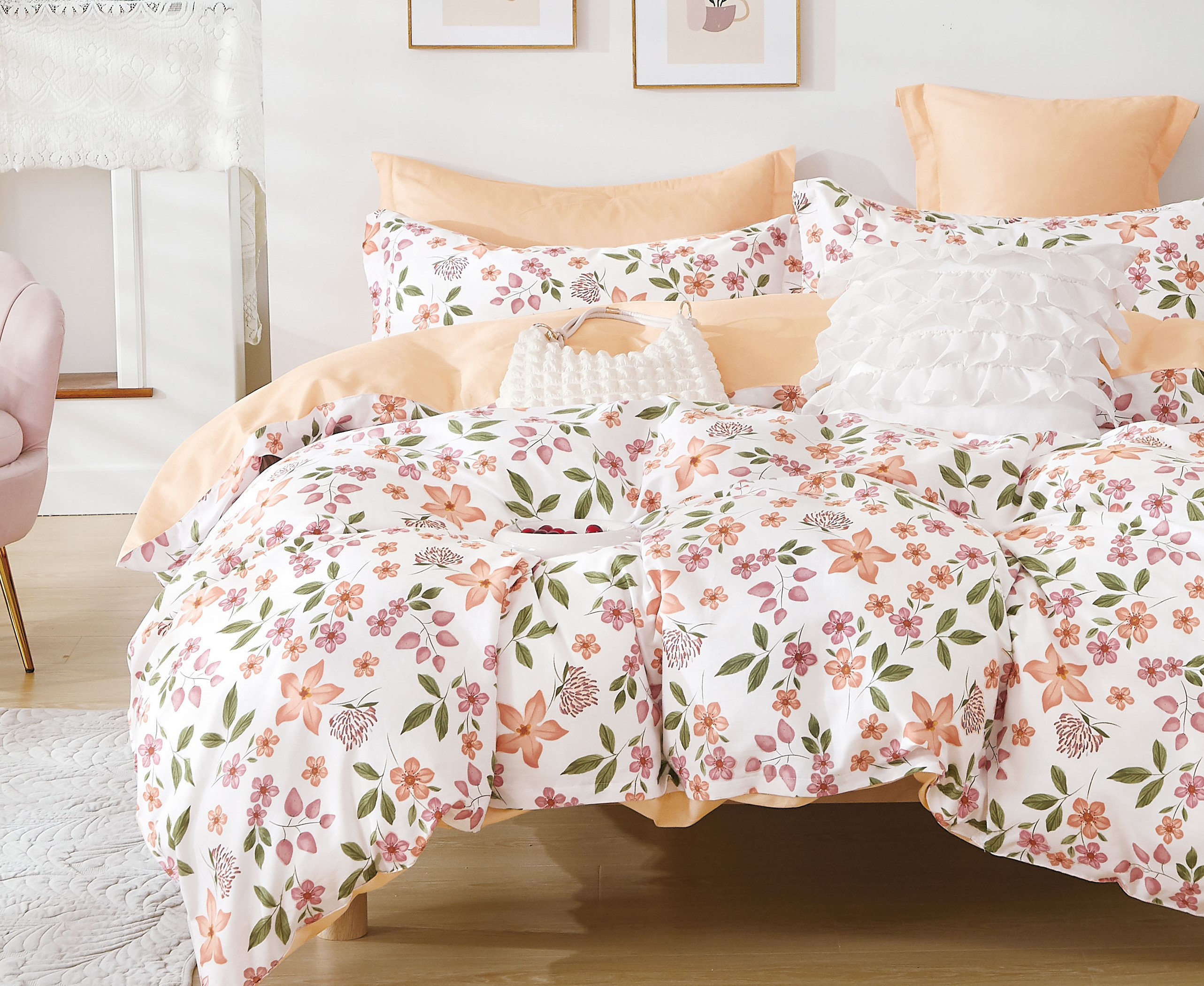 Meadow Floral Reversible Percale Comforter & Shams