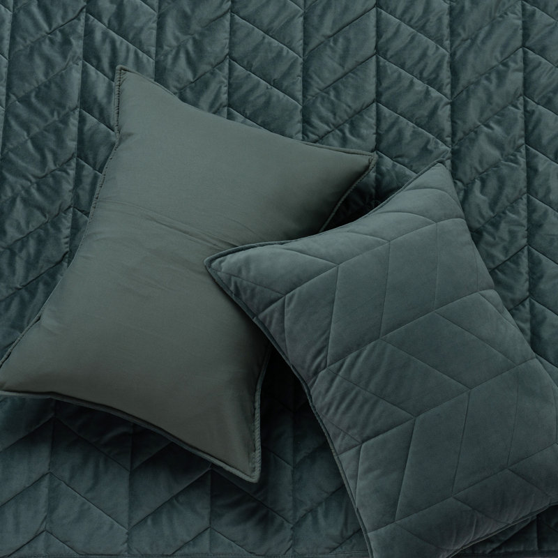 Ultra Soft Velvet Quilt Set, Queen Quilt + 2 Queen Shams, Dark Green
