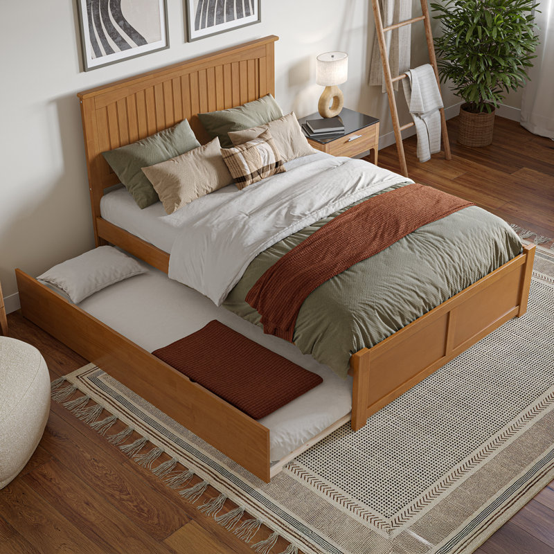 Lit plateforme double en bois massif avec lit gigogne Abbie par Harriet Bee, Caramel clair