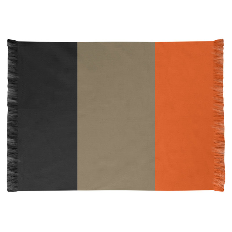 Tapis noir à rayures de hockey national, Non