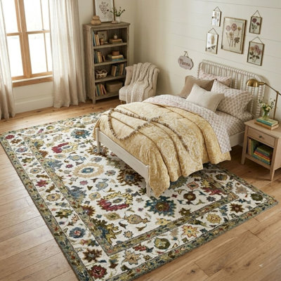 Tricity Traditional Ivory Hand-Hooked Area Rug