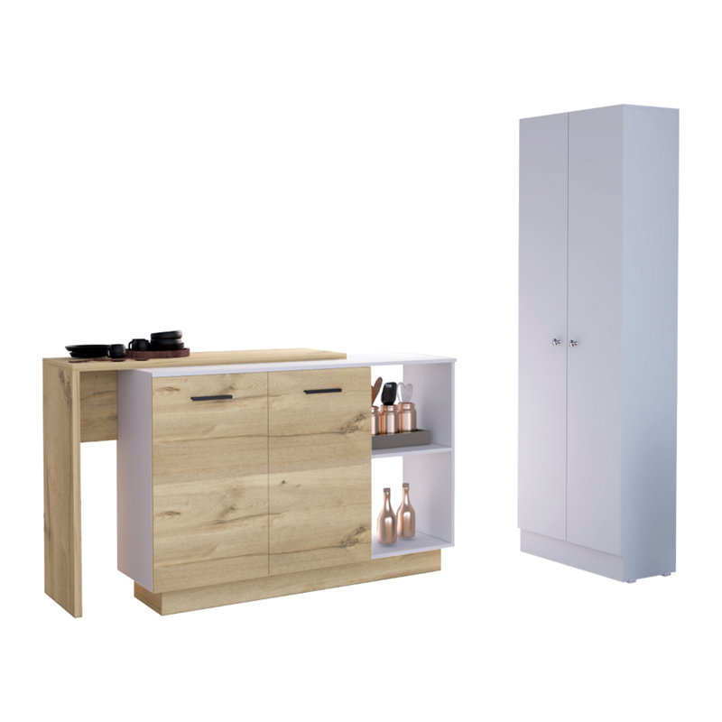 2 cuisines en blanc et chêne. Île pour le travail de préparation culinaire. Garde-manger avec capacité de rangement robuste en chêne - deux. Devoirs de repas. Batterie de cuisine spacieuse