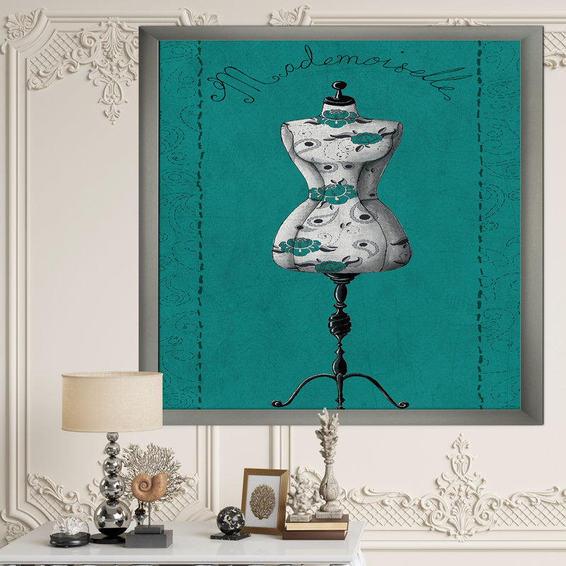 Cadre photo « french couture iii », reproduction sur toile, Cadre argenté, H 40 po x l 30 po x P 1,5 po