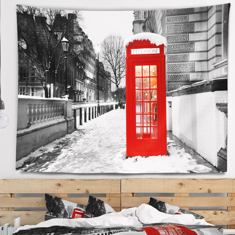 Tapisserie de cabine téléphonique rouge Cityscape, H 32 po x l 39 po