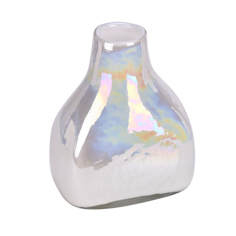 Vase blanc en verre émaillé, H 9 po x l 5 po x P 7 po