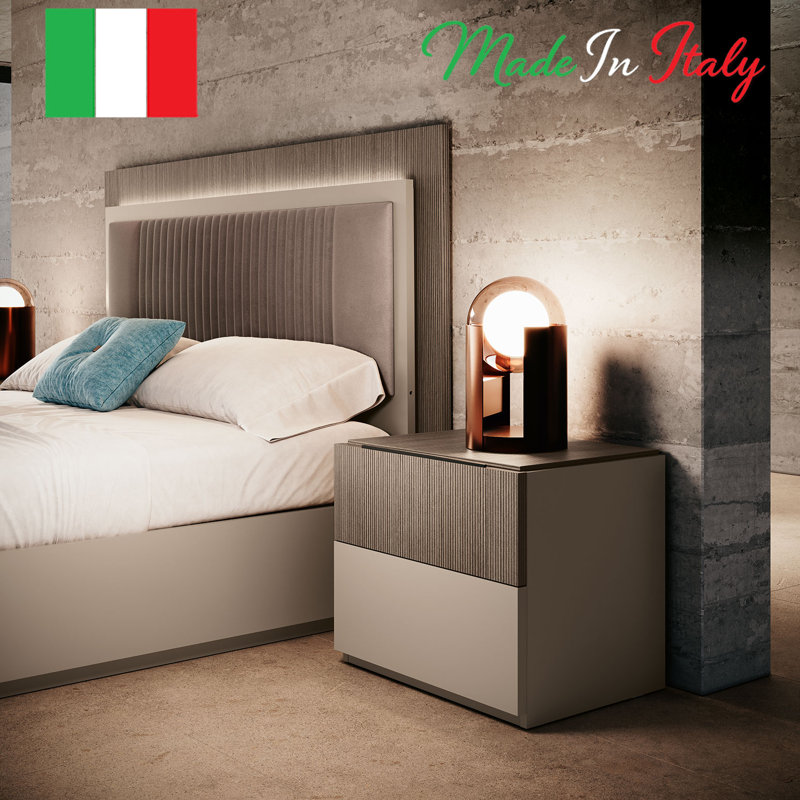 Modern King Bed, 2 Nightstands & Chest, Queen, 4 Pcs: Bed, Chest, 2 Nightstands