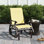 Fauteuil oscillant d'extérieur, fauteuil de patio avec structure en acier, beige