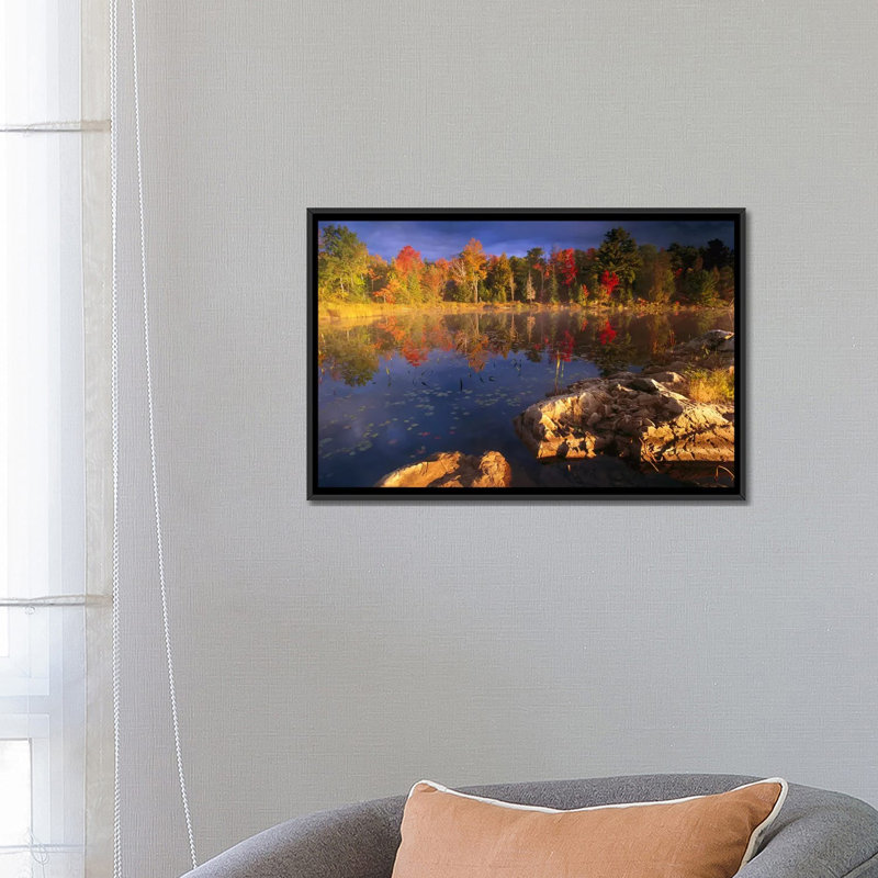 «Lang Lake, Fall Colors, Ontario, Canada» par Tim Fitzharris, impression sur toile non encadrée, H 18 po x l 26 po x P 1,5 po