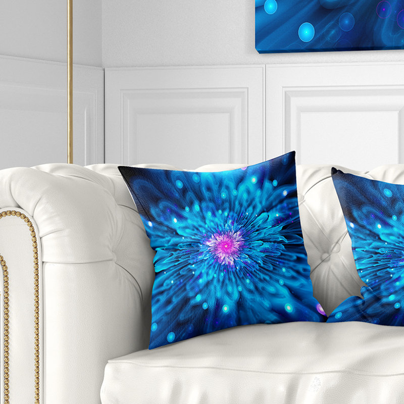 Coussin à imprimé floral Magical Blue Glowing Flower, 16 po x 1 po, Coussin décoratif