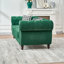 Canapé Chesterfield® en tissu d'ameublement en velours avec accoudoirs roulés et têtes de clou-1296413594