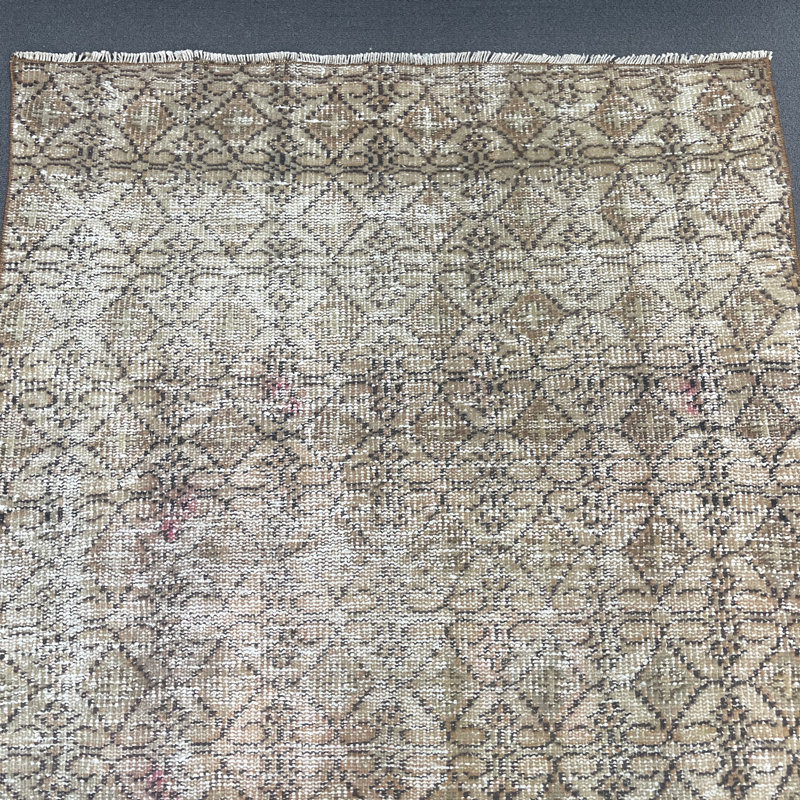 Tapis beige en laine rétro à motif géométrique 38,2 x 53,9 po