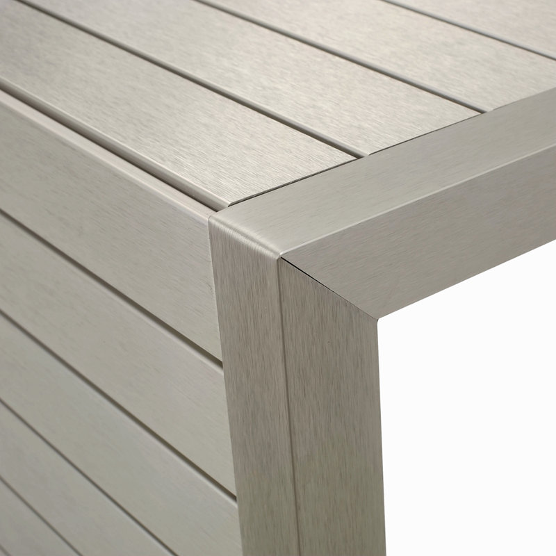 Table en forme de C, Argent argent