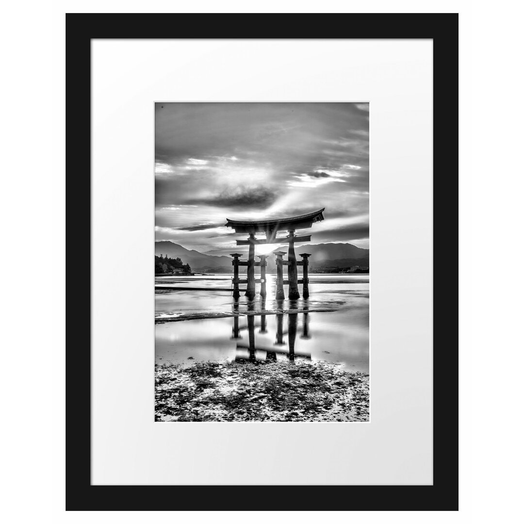 Gerahmtes Poster Torii Gate in Miyajima Japan