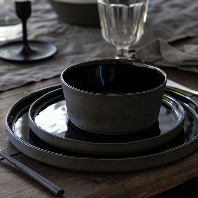 Lagoa Stoneware Salad/Dessert Plate, Black
