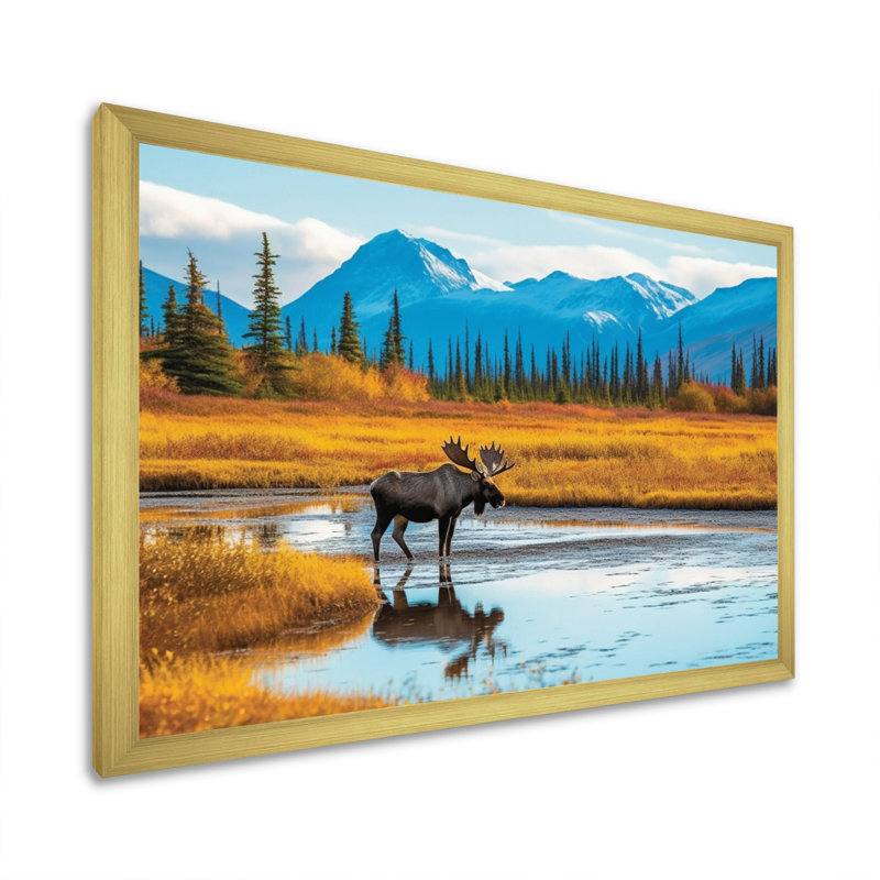 Orignal dans un paysage de l'Alaska II, Encadrement doré, H 16 po x l 32 po x P 1 po